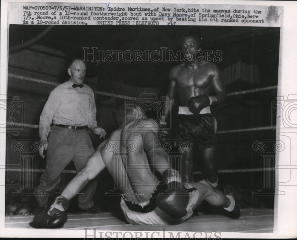 1957 Press Photo Wash DC Isidro Martinez on canvas vs Davy Moore - nes33966- Historic Images