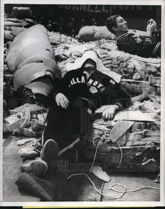 1967 Press Photo NYV Dave Patrick of Villa Nova after winning 1 mile IC4A race- Historic Images