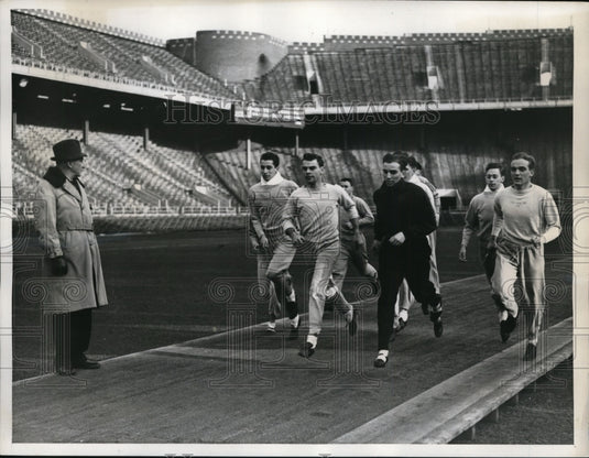 1938 Press Photo Coach Lawson Robertson U of Penn & track team - nes34078- Historic Images