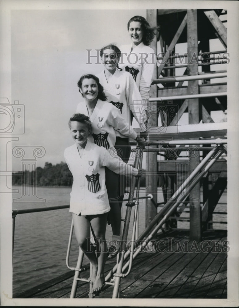 1943 Press Photo NAAU swim meet Brenda Helser, Florence Schmitt, Joan Fogle- Historic Images