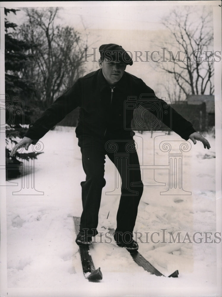 1936 Press Photo Isador Gastanaga Cuban heavyweight skiing at Pompton Lakes NJ- Historic Images