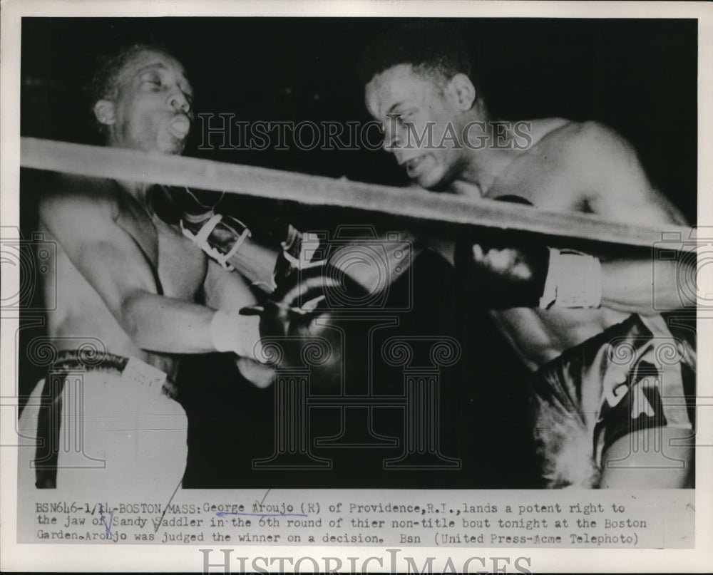 1952 Press Photo George Aroujo on right vs Sandy Saddler in Boston bout