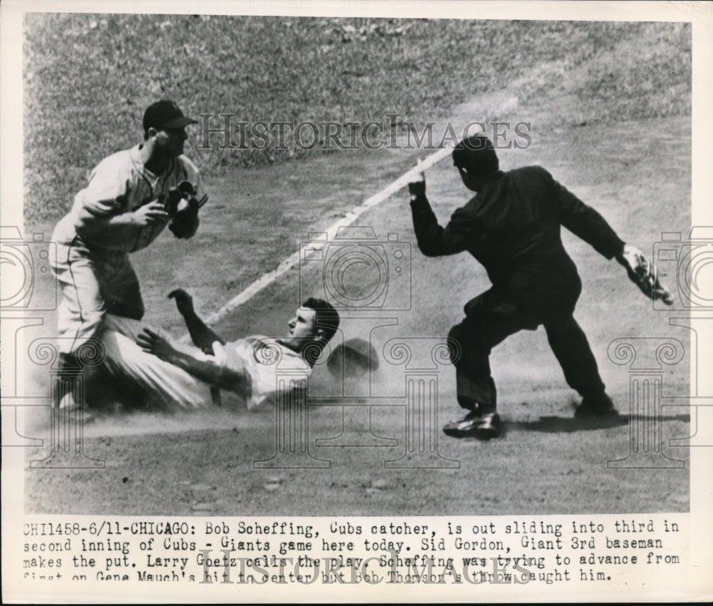 1949 Press Photo Cubs Bob Scheffing out at 3rd vs Giants Sid Gordon - nes34878- Historic Images