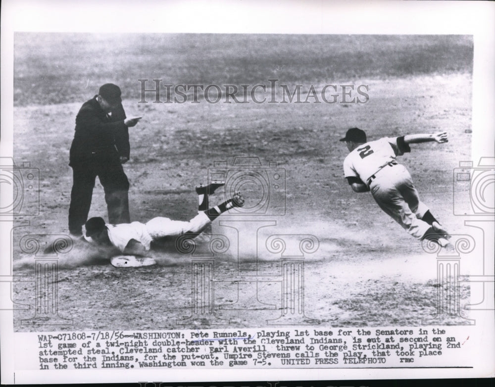 1956 Press Photo Pete Runnels of Senators vs Indians Earl Averill stealing base- Historic Images