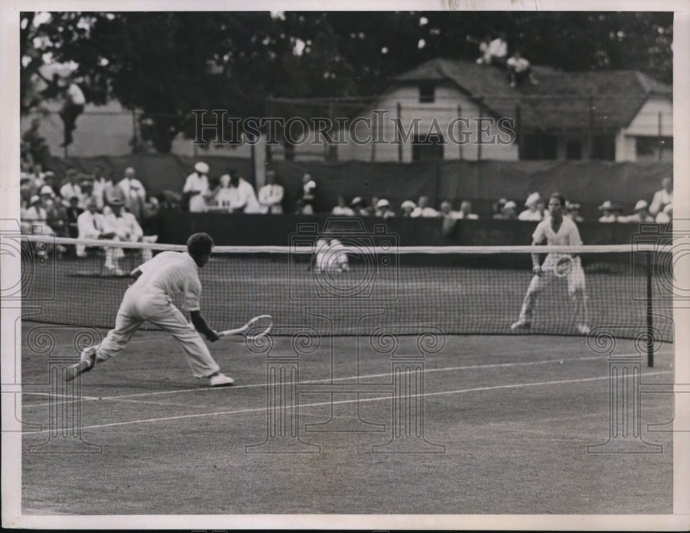 1936 Press Photo Bryan Bitsy Grant vs Robert L Riggs at Westchester club tennis- Historic Images