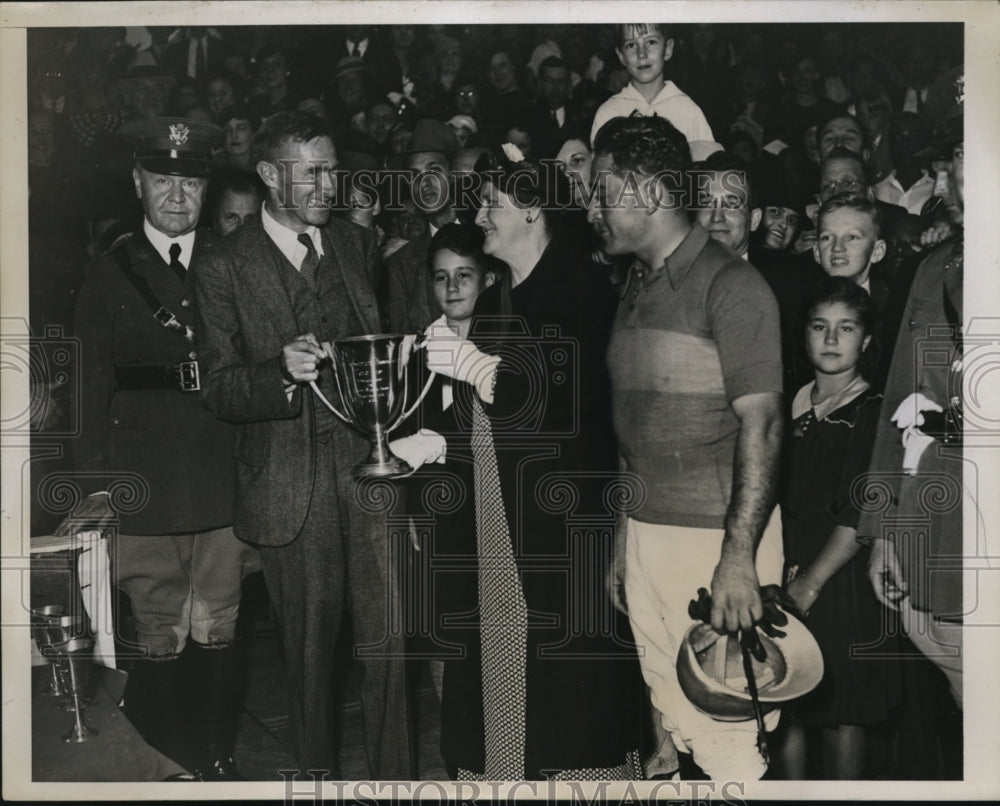 1934 Press Photo US Army polo Capt, Maj Charles Smith, Mrs Dern Sec of War wife- Historic Images