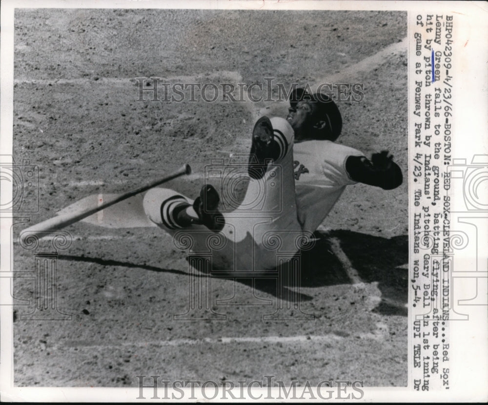 1966 Press Photo Red Sox Lenny Green hit by pitch of Indian Gary Bell at Boston- Historic Images