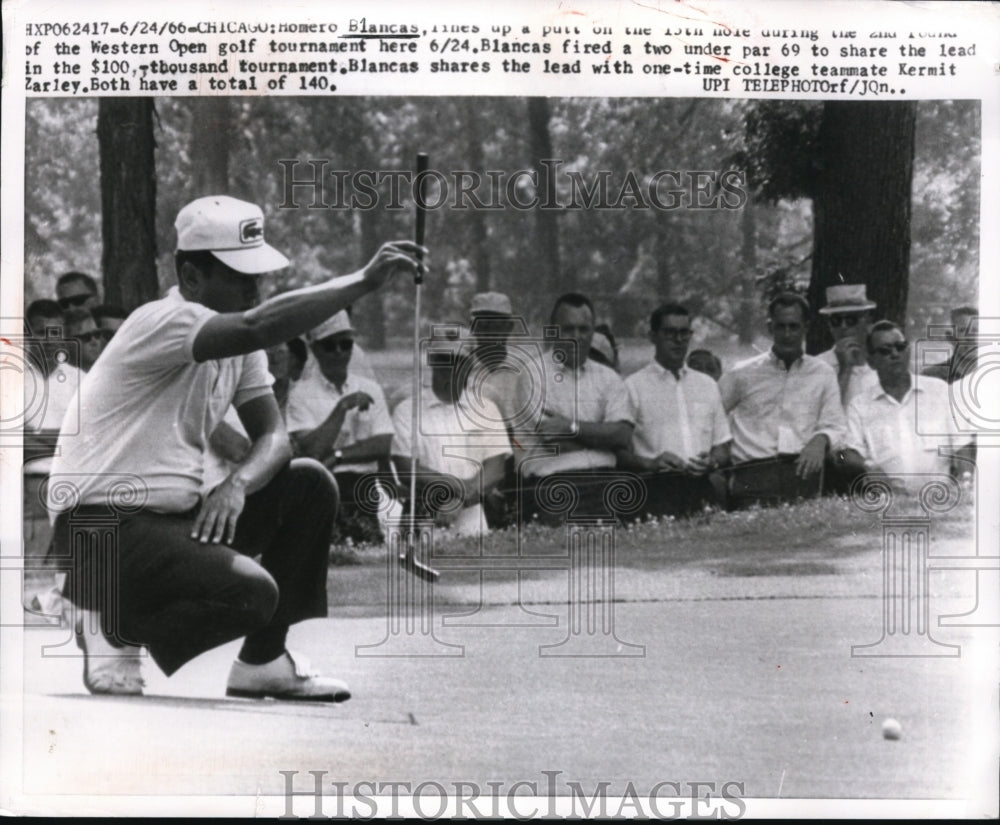 1966 Press Photo Romero Blancas utts in Western Open golf at Chicago course- Historic Images