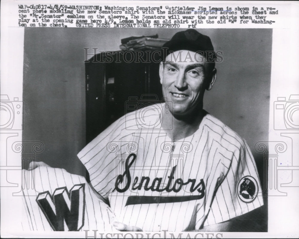 1959 Press Photo Senators outfielder Jim Lemon&amp; new style uniform shirt- Historic Images