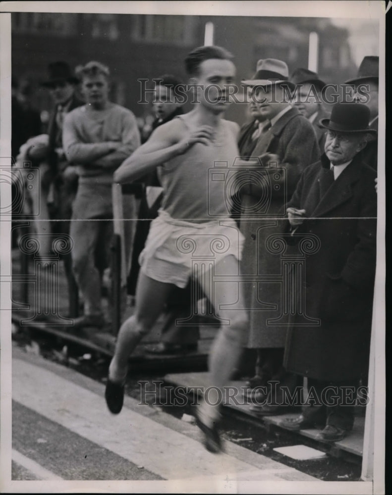 1936 Press Photo John Wilson of Columbia wins 2 mile run in Philadelphia- Historic Images