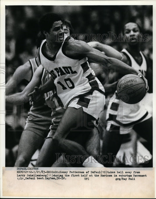 1953 Press Photo DePaul's Ken Patterson vs Larry Shellenberg of Dayton- Historic Images