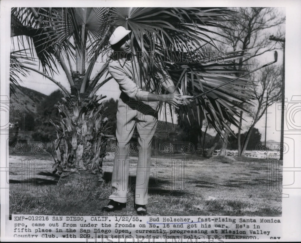 1955 Press Photo Bud Holscher in San Diego Golf Open at Mission Valley course- Historic Images