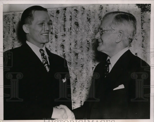 1947 Press Photo Tony Zale middleweight champ & HB Snyder editor Gary Post Trib- Historic Images