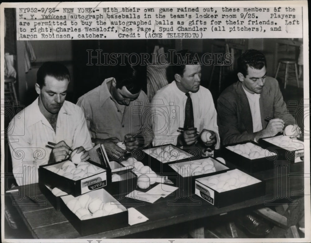 1947 Press Photo NY Yankees sign autographs, Charles Wensloff, Joe Page- Historic Images