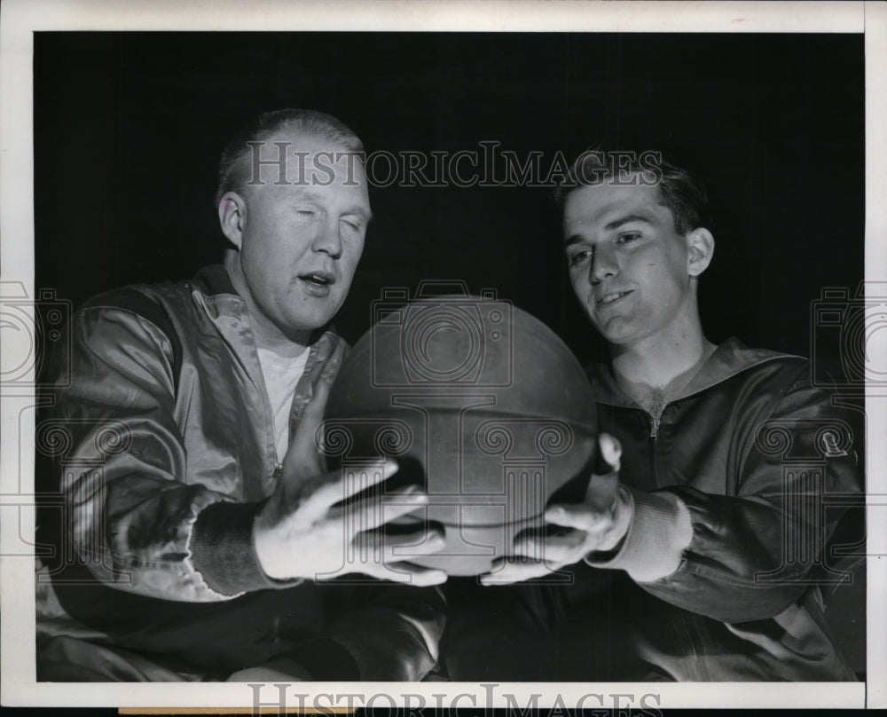 1952 Press Photo Capt Leland Norris of Dayton, Capt Charles Donnelly of Lasalle- Historic Images