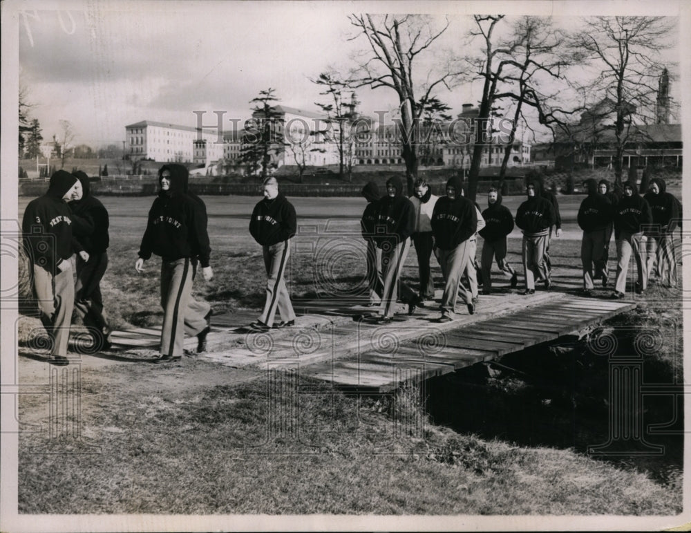 1936 Press Photo West Point sqauad at practice for game versus Navy - nes36937