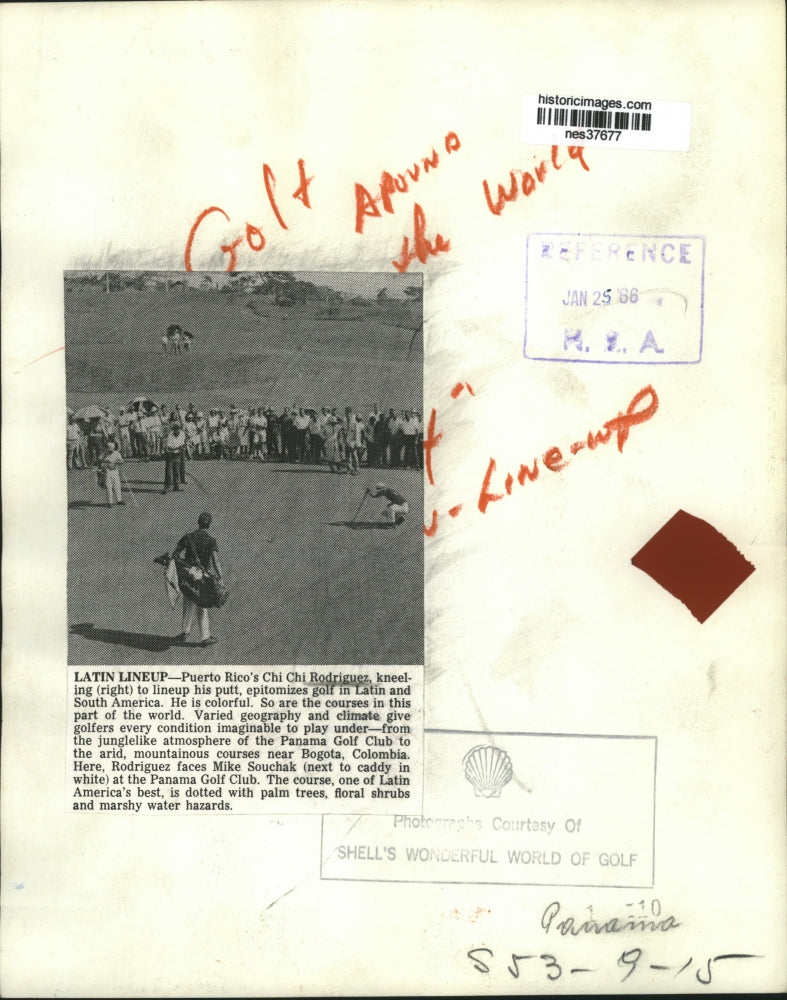 1966 Press Photo Chi Chi Rodriguez at Panama Golf Club with Mike Souchak