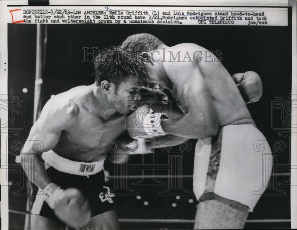 1963 Press Photo Emile Griffith vs Luis Rodriguez at LA California bout- Historic Images