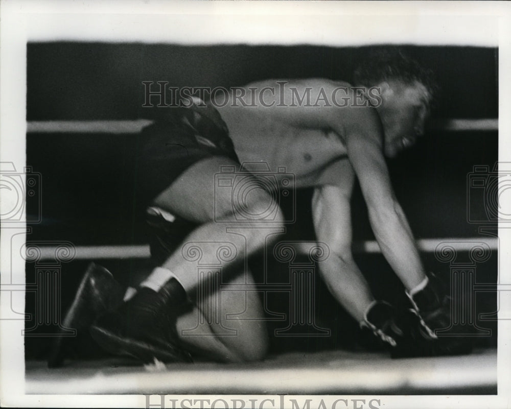 1941 Press Photo Freddie Red Cochrane knocked down by Fritzie Zivic at Newark NJ- Historic Images