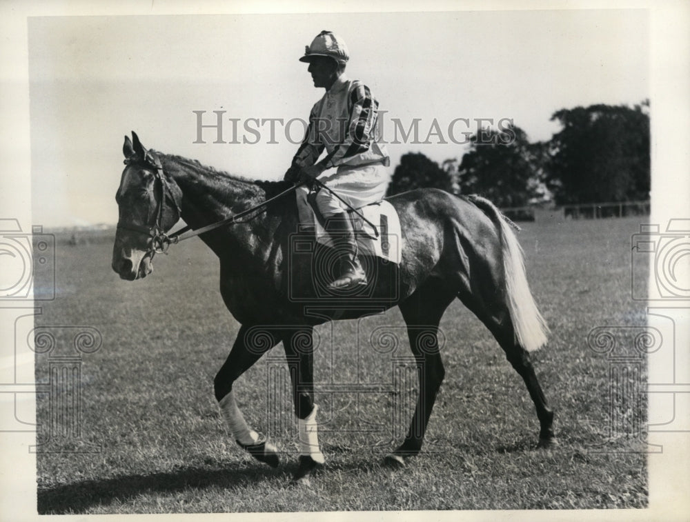 1937 Press Photo Jockey J McGee on Itsaboy at Rockaway Steeplechase in NY- Historic Images