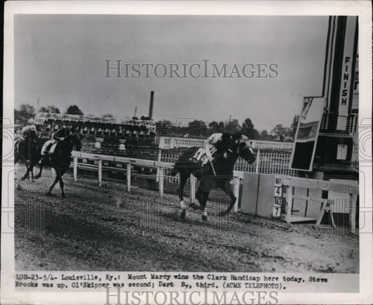 1950 Press Photo Steve Brooks on Mount Marcy wins Clark Handicap in KY- Historic Images