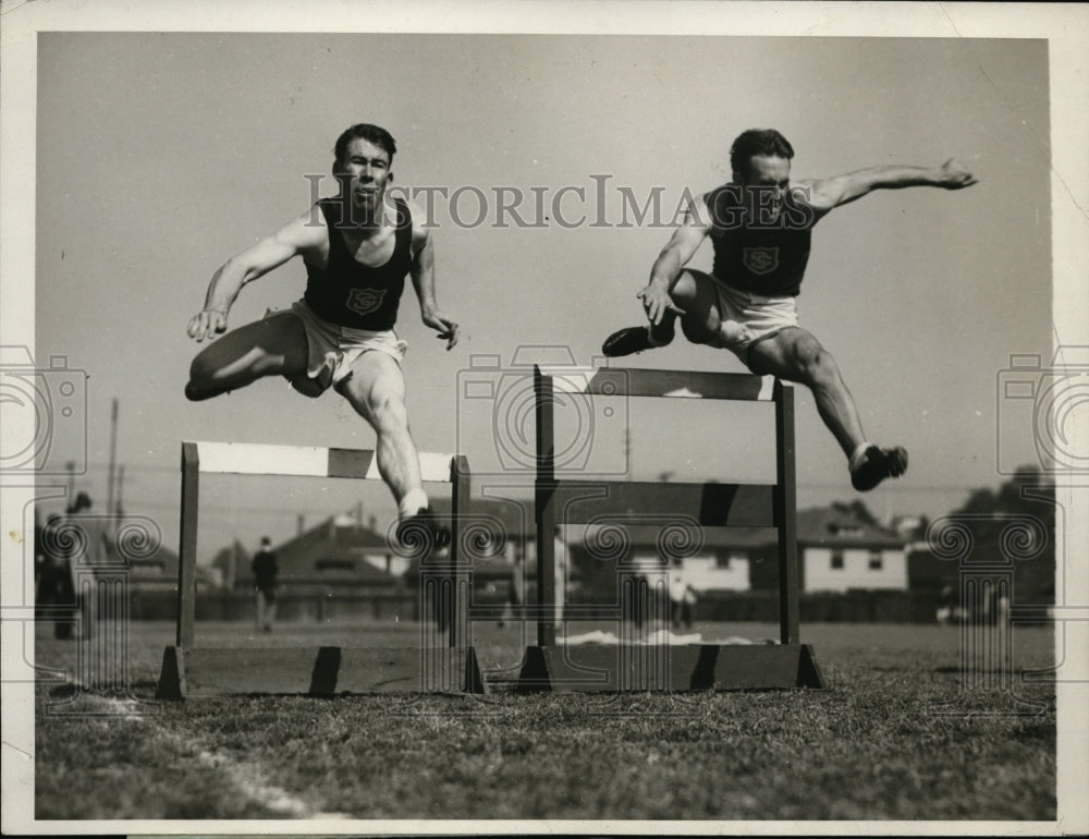 1930 Press Photo Bill Carls &amp; Jed Welsh AAU sprinters at Los Angeles California- Historic Images