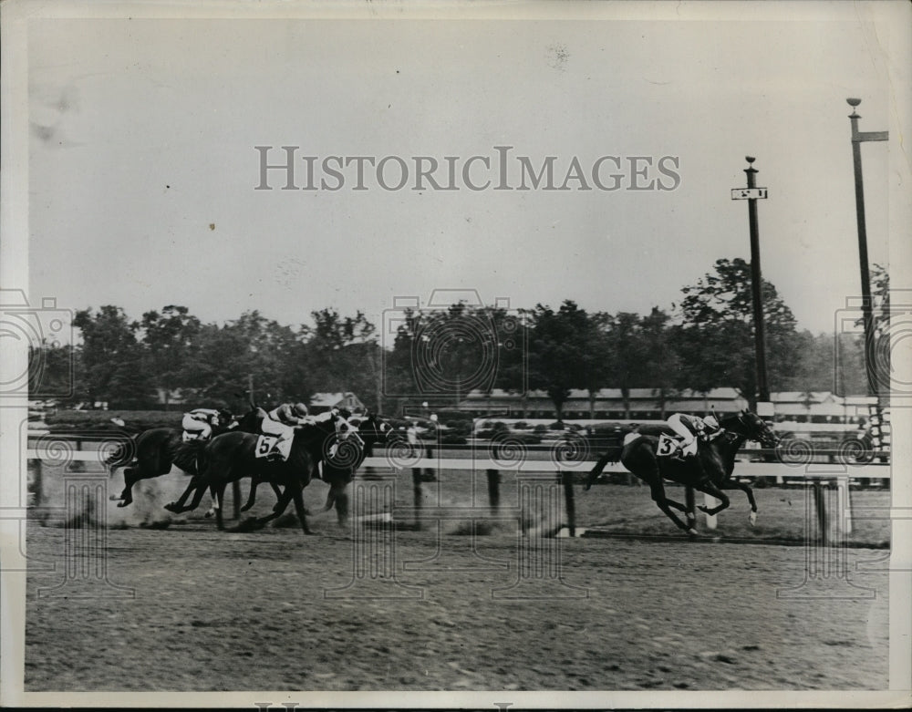 1934 Press Photo Open Range wins at Saratoga NY vs Vicar, Maine Chance- Historic Images