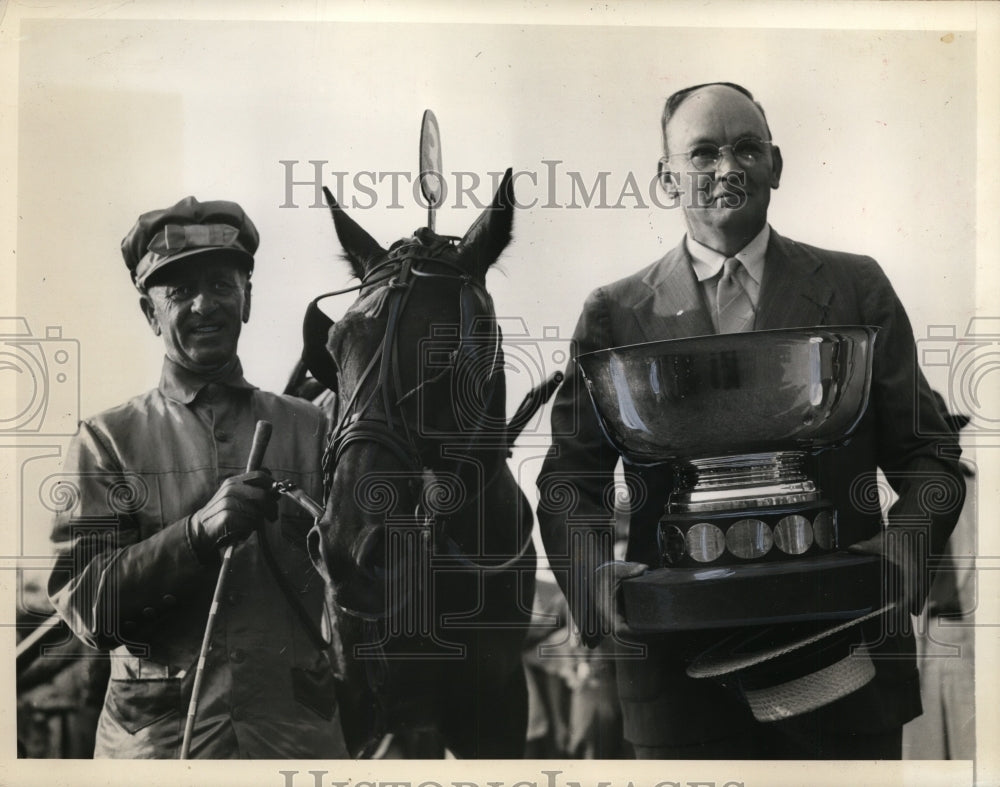 1941 Press Photo Lee Smith drove Bill Gallon to win, owner RH Johnson at Goshen- Historic Images