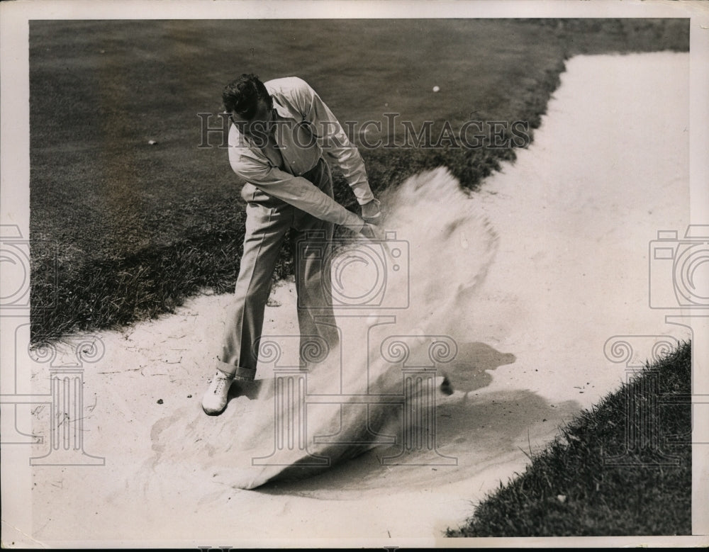 1936 Press Photo Knox Young in sand atNational Amateur Golf Championship- Historic Images