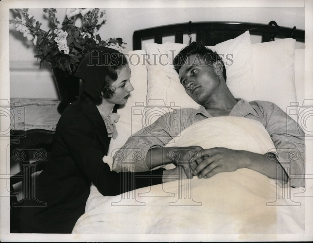 1937 Press Photo Jake Powell Yankee outfielder & wife at hospital appendectomy- Historic Images