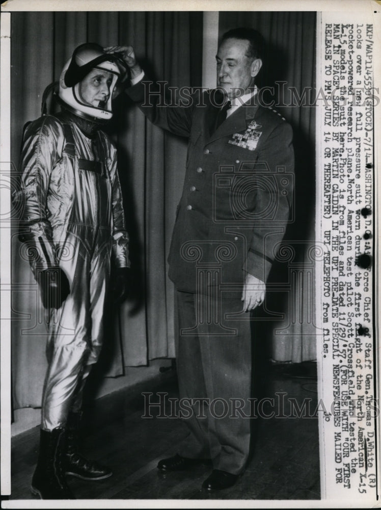 1958 Press Photo USAF Chief of Staff Gen Tom White &amp; X-15 pilot Scott Crossfield- Historic Images