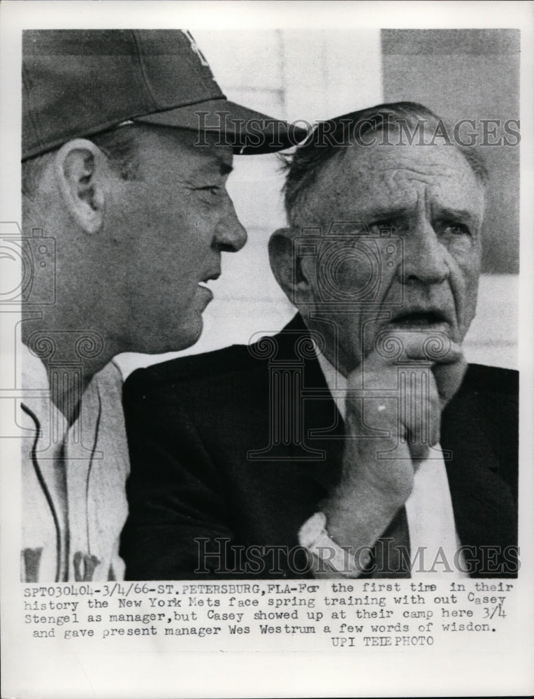 1966 Press Photo Mets manager Wes Westrum &amp; ex manager Casey Stengel in Fla- Historic Images