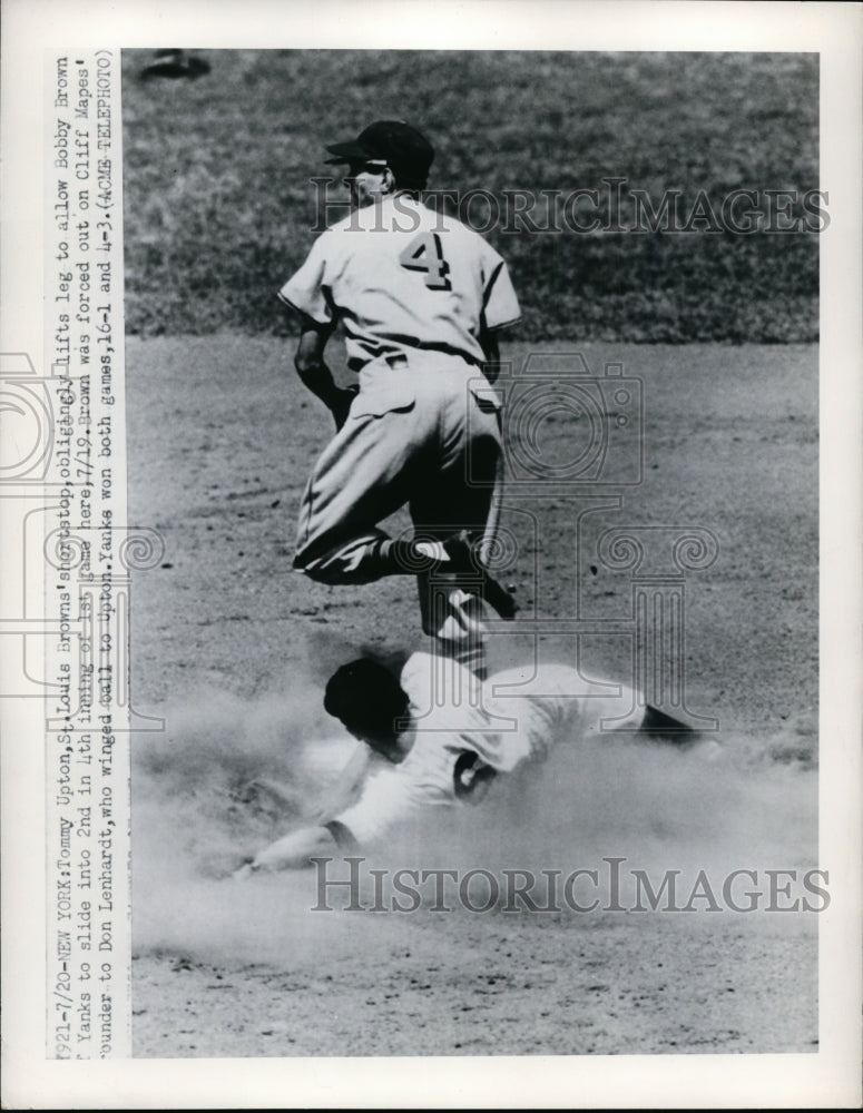 1950 Press Photo Tommy Upton Browns shortstop vs Bobby Brown of Yankees- Historic Images