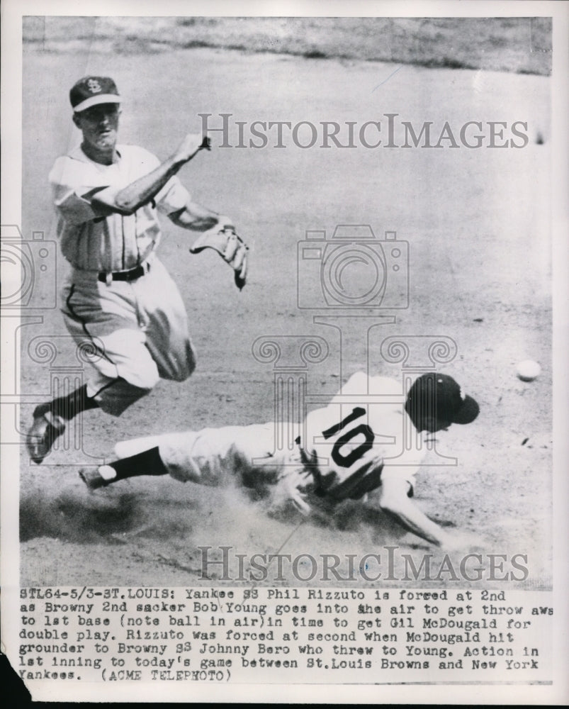 1951 Press Photo Yankee Phil Rizzuto out at 2nd vsBob Young of Browns- Historic Images