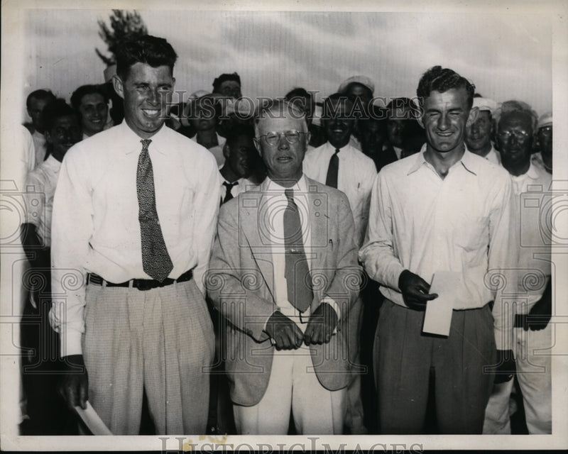 Load image into Gallery viewer, 1935 Press Photo Henry Picard, FW Griffin, Johnny Revolta at 4 ball golf Miami
