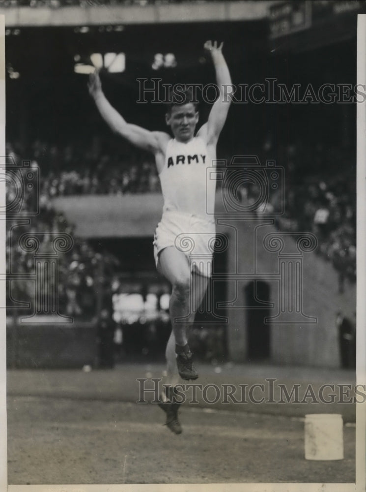 1929 Press Photo CE Green of Army in Run hop step long jump of 47' 2 3/8"- Historic Images
