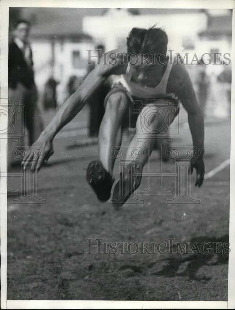 1935 Press Photo Mickey Okata in running broad jump at Carpenteria CA- Historic Images