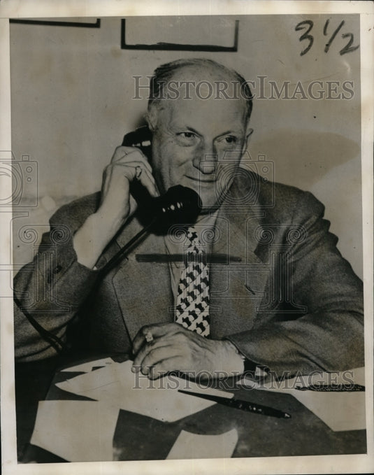 1940 Press Photo Mike Jacobs boxing promoter at his office desk - nes39603- Historic Images