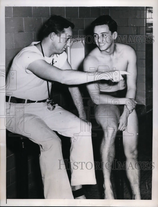 1946 Press Photo Abel Gilbert & swim Charles McCaffrey at Michigan State- Historic Images