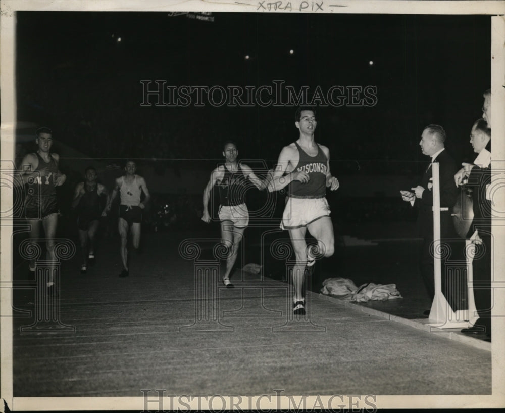 1940 Press Photo Charles Fenske wins Wanamaker mile vs Glenn Cunningham- Historic Images