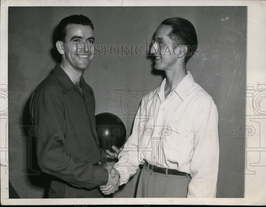 1944 Press Photo Buddy Bomar & Paul Krumske at Chicago bowling championship- Historic Images