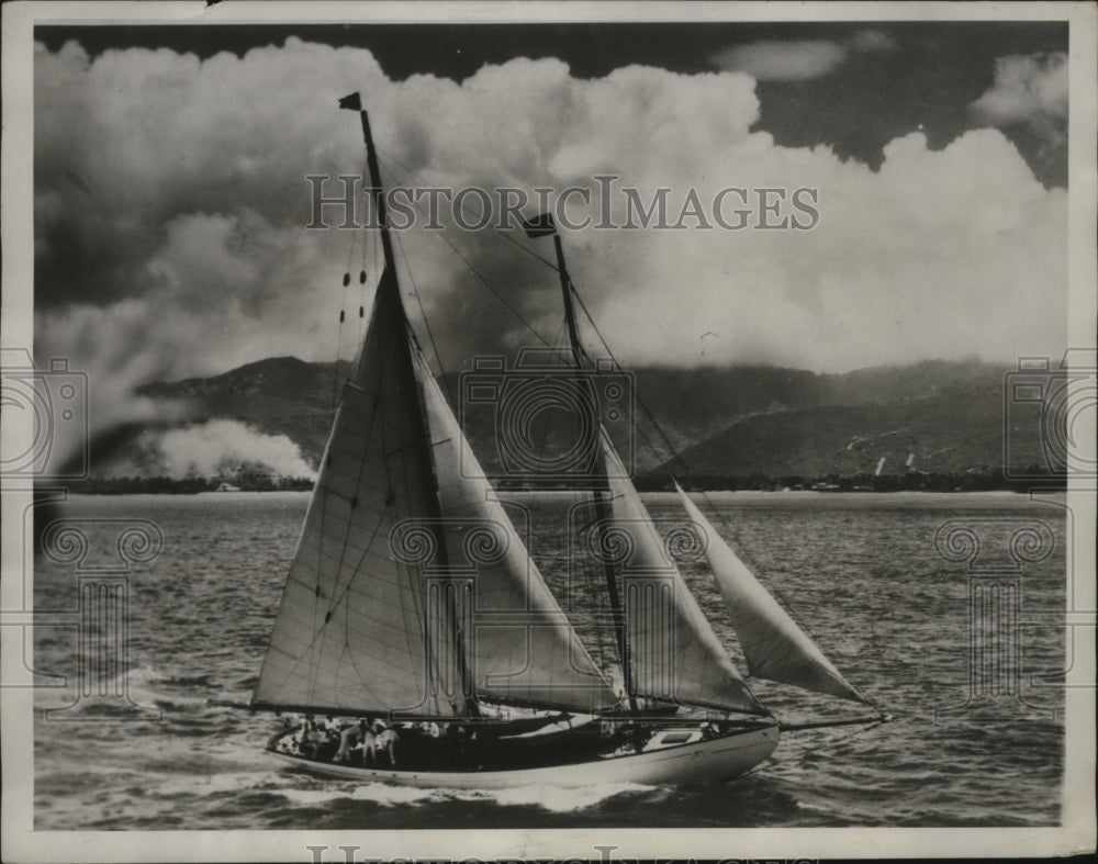 1934 Press Photo Yacht Manuiwa at Honolulu harbor in Hawaii - nes40160- Historic Images