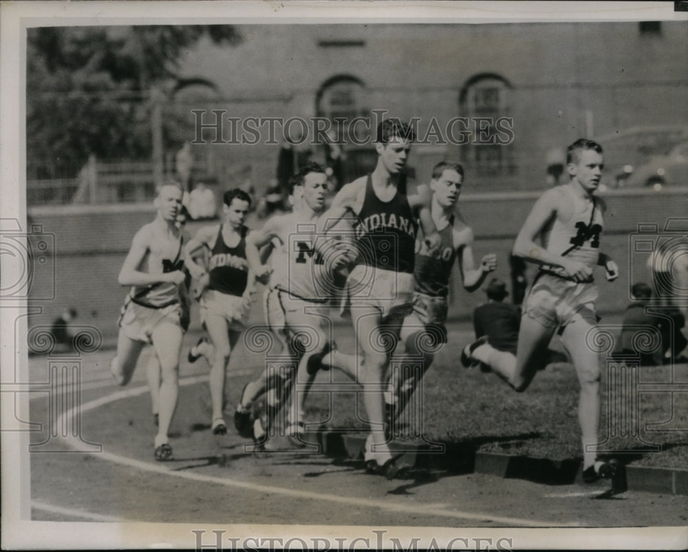 1941 Press Photo Campbell Kane, Warren Briedenbach half mile at Big Ten track- Historic Images