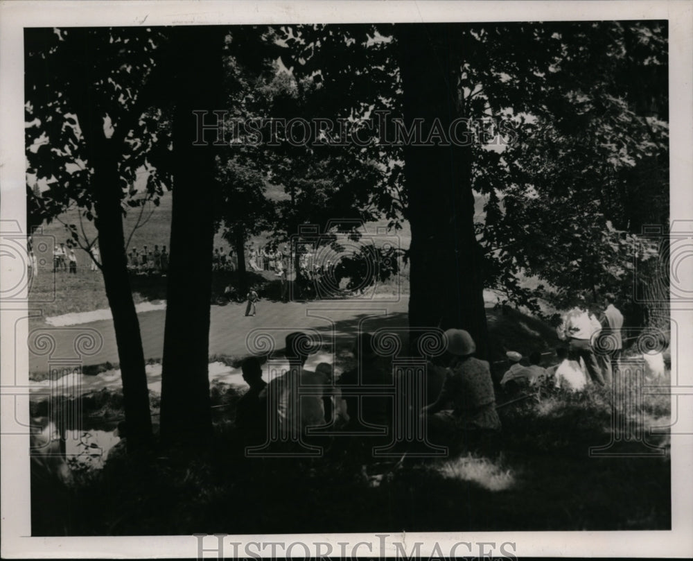 1939 Press Photo Philadelphia PA gallery as Lawson Little golfs 2nd round- Historic Images