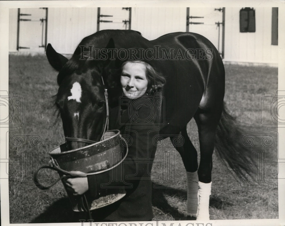 1938 Press Photo Racehorse Dean Hanover & Alma Sheppard at Goshen park- Historic Images