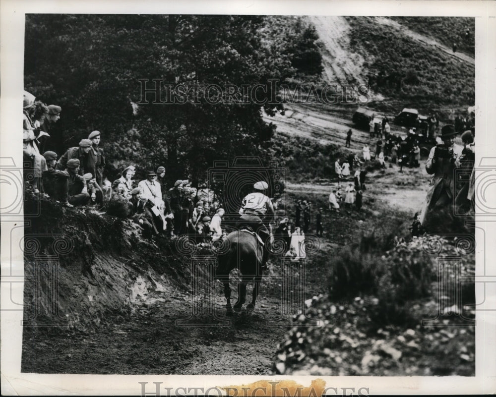 1948 Press Photo Captain A Serodio of Portugal in Olympic Equestrian event- Historic Images