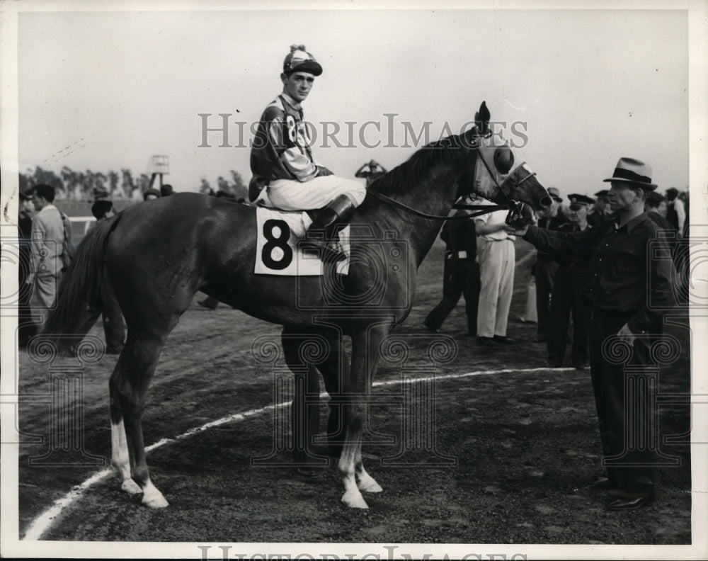 1939 Press Photo Jockey Owen Webster on Broad Wink at Hollywood Park - nes40638- Historic Images