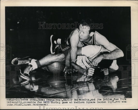 1948 Press Photo Baylor U's James Owens vs Joe Dohlon of NYU at basketball- Historic Images