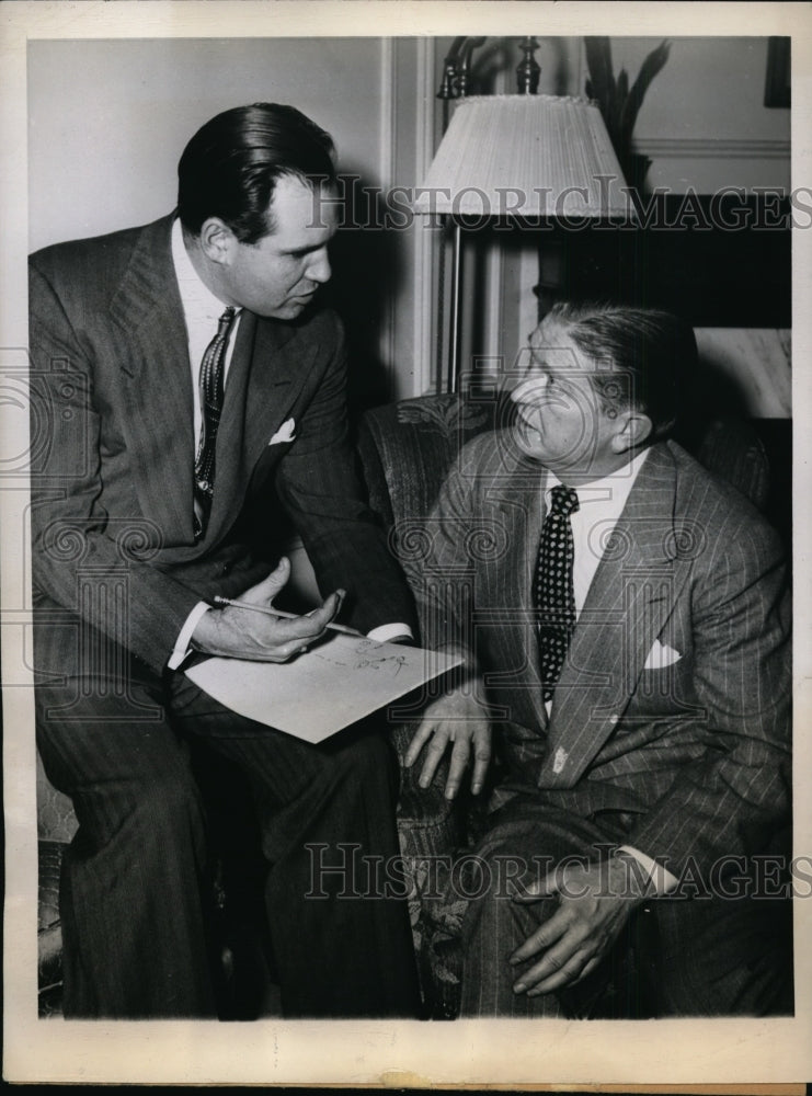 1944 Press Photo William Shea for Boston &amp; Charles Chili Walsh VP &amp; coach Rams- Historic Images