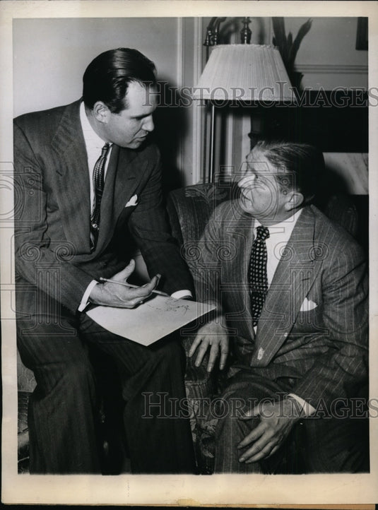 1944 Press Photo William Shea for Boston & Charles Chili Walsh VP & coach Rams- Historic Images